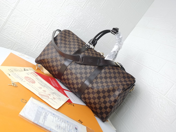 ルイヴィトンバッグ背面デザイン